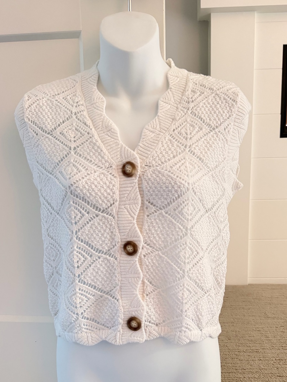 525 AMERICA Darling White Knit Button-Front Sweater Vest Sz S NEW